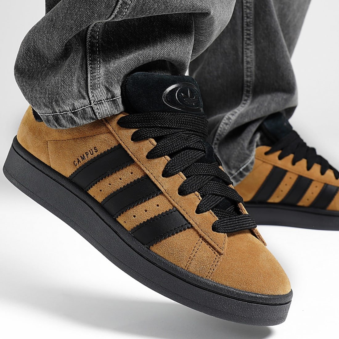 Sneakers / Sport  Adidas JH8998 Core black / Bronze strata