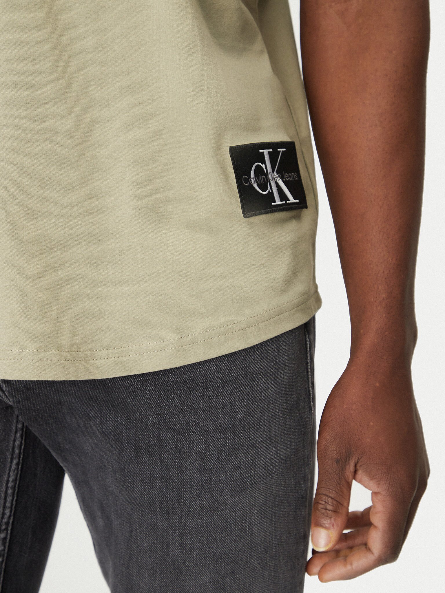T-S manches courtes  Calvin klein J30J323482 HI0 Tree House