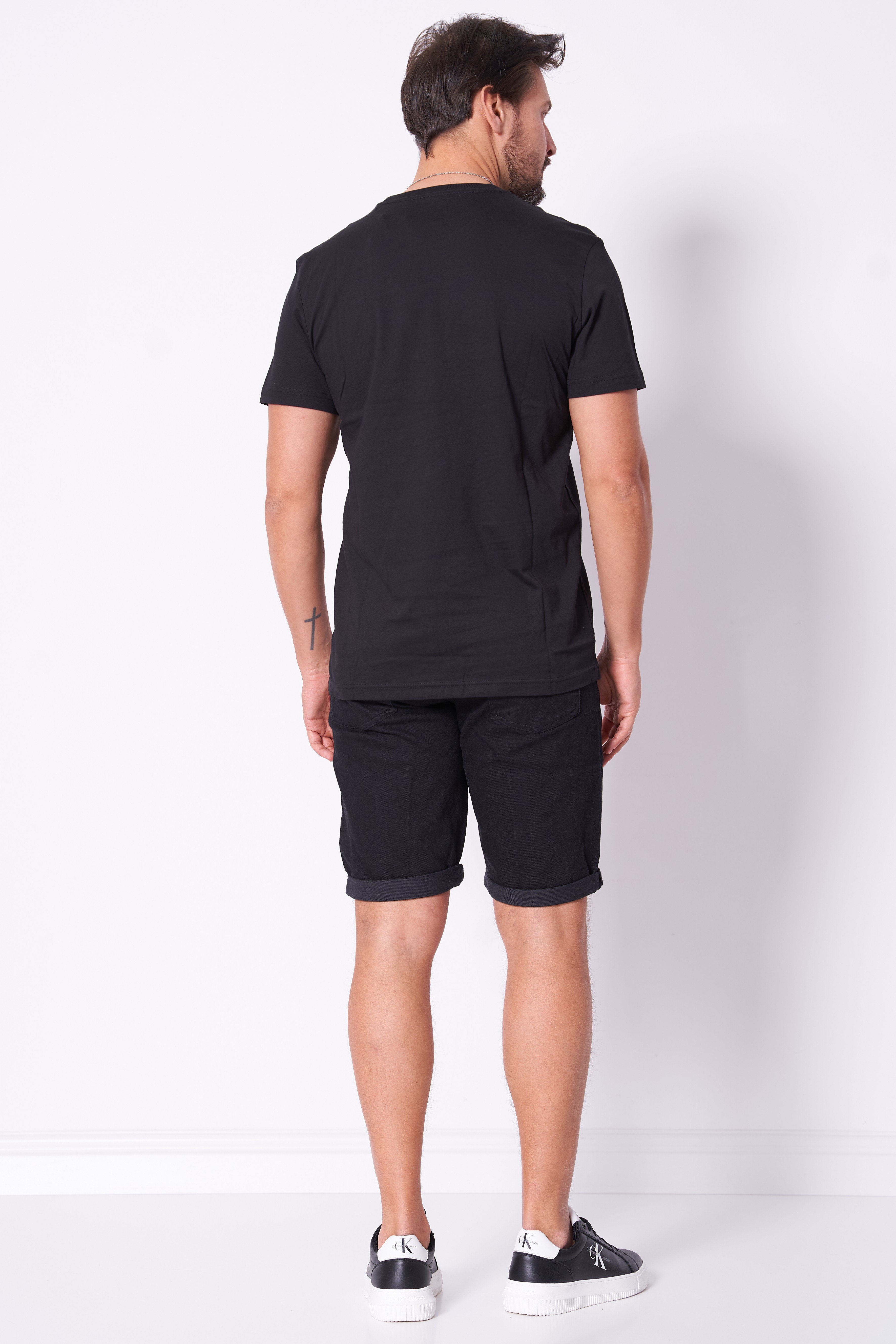 T-S manches courtes  Calvin klein J30J327469 BEH Ck Black