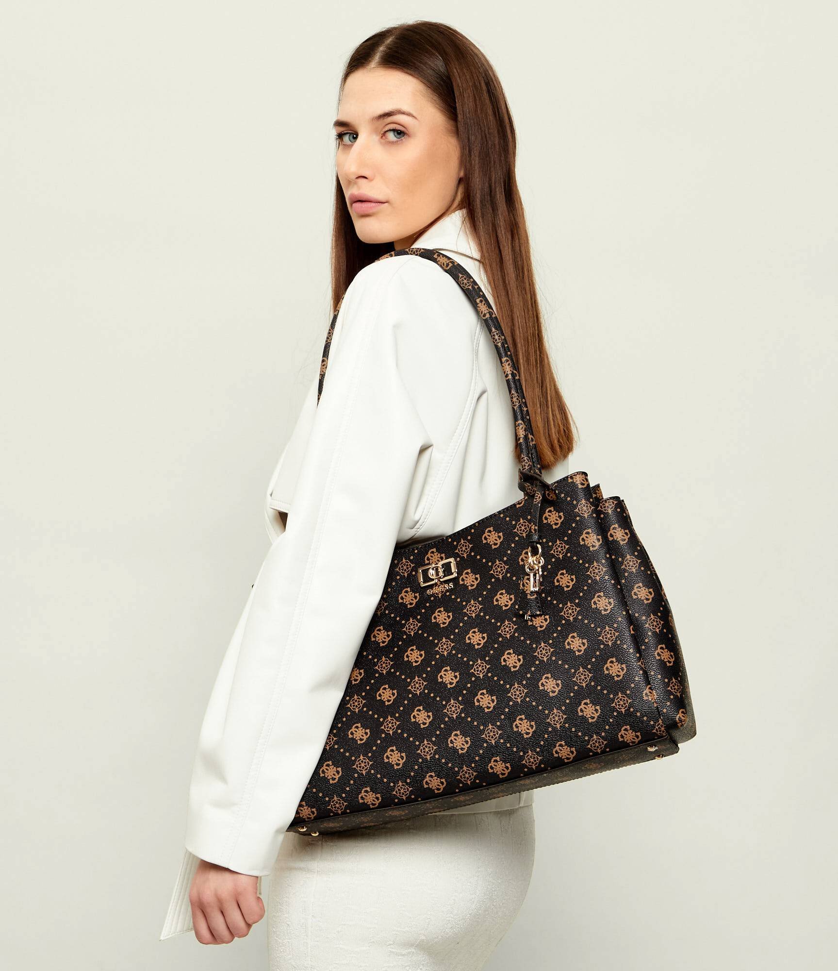 Cabas / Sacs shopping  Guess jeans HWGP99 28220 ESPRESSO LOGO