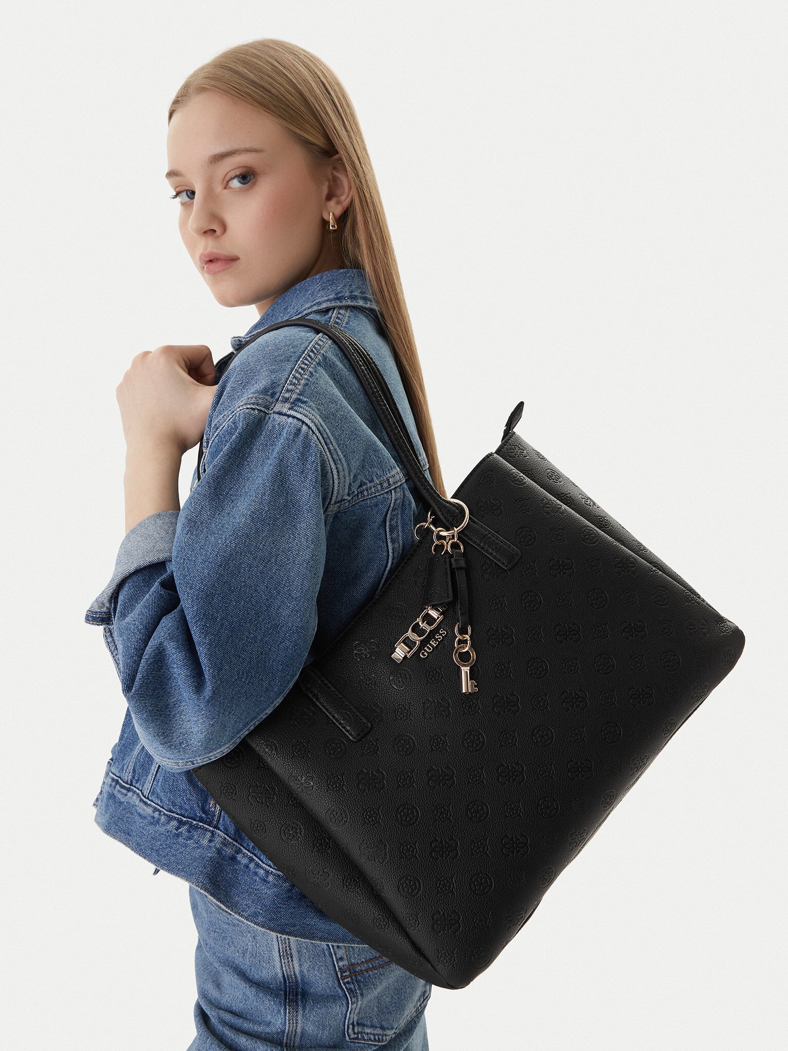 Cabas / Sacs shopping  Guess jeans HWPD99 16230 BLACK LOGO