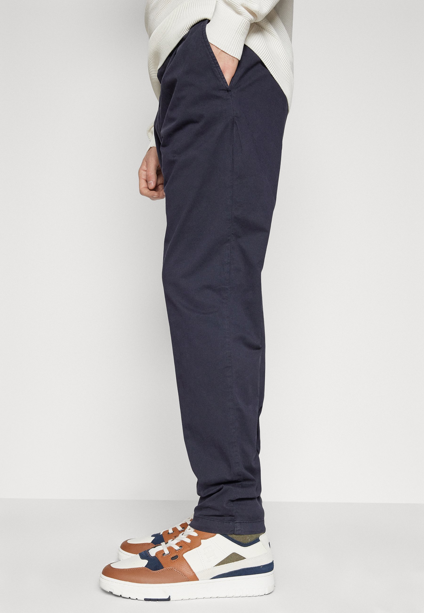 Pantalons chino/citadin  Guess jeans M4YB27 WGC31 G7K5 CAVE BLUE