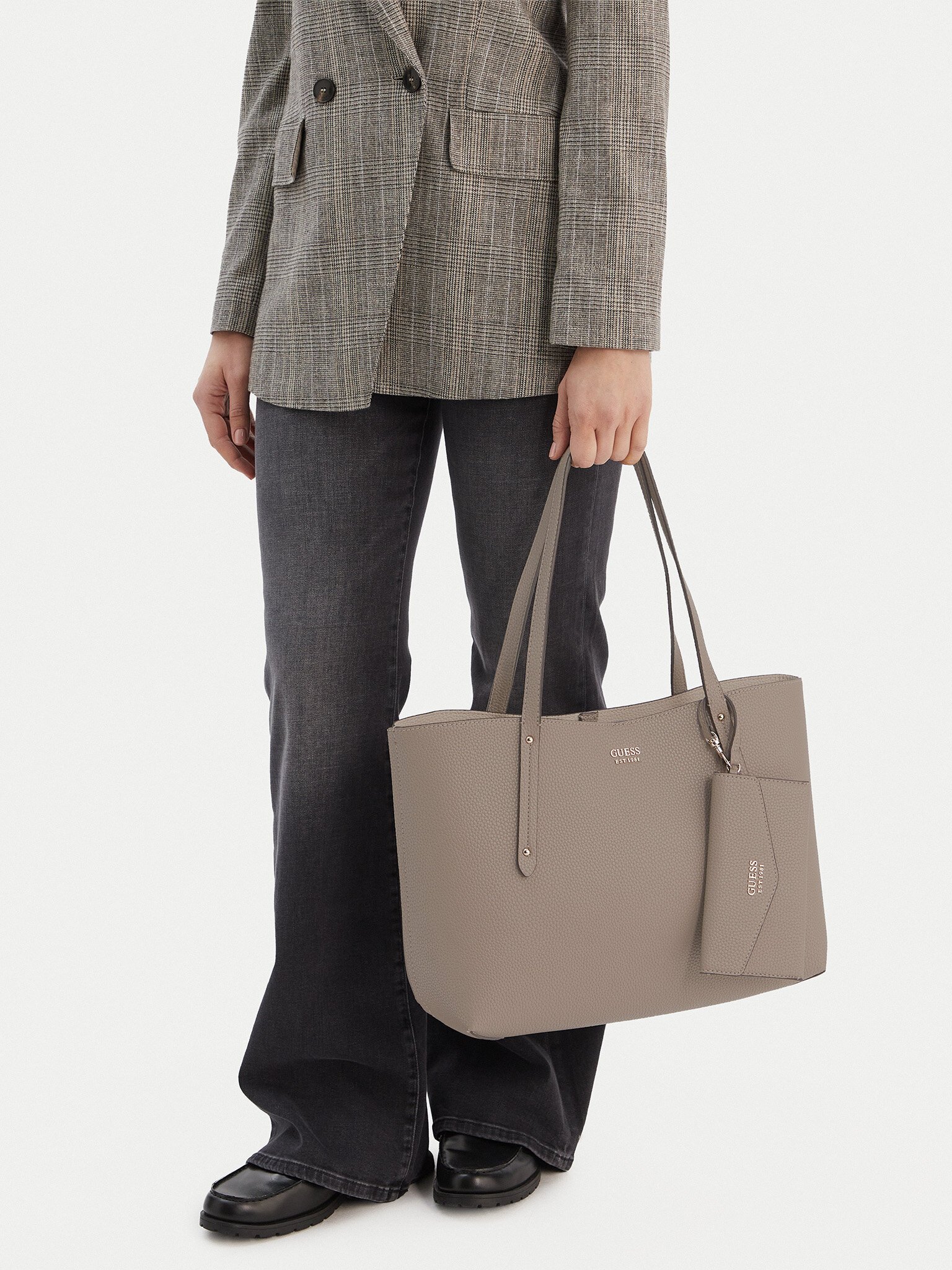 Cabas / Sacs shopping  Guess jeans HWPG96 48230 DARK TAUPE