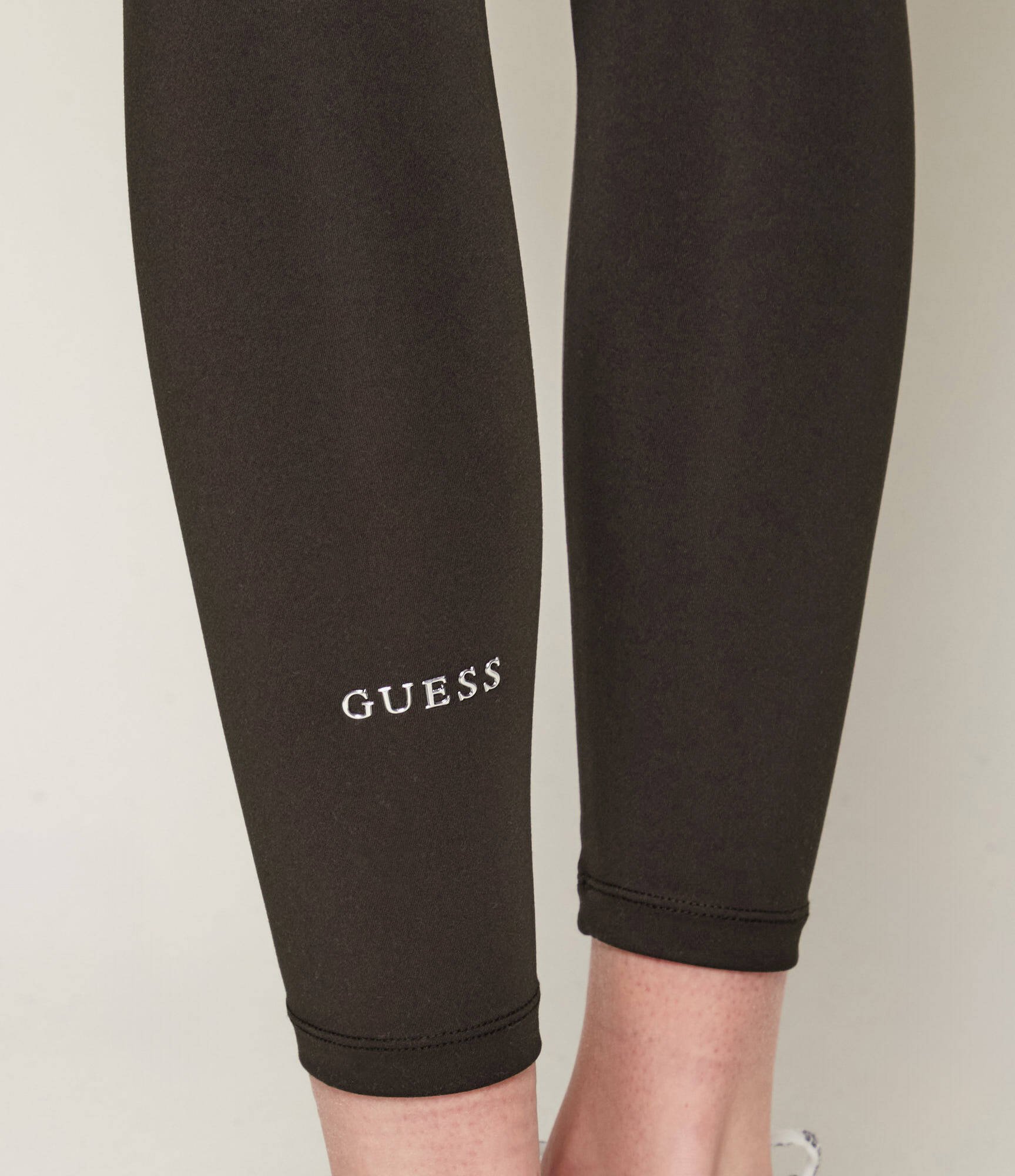 Survêtements  Guess jeans V6RB11 KD952 JBLK Jet Black A996