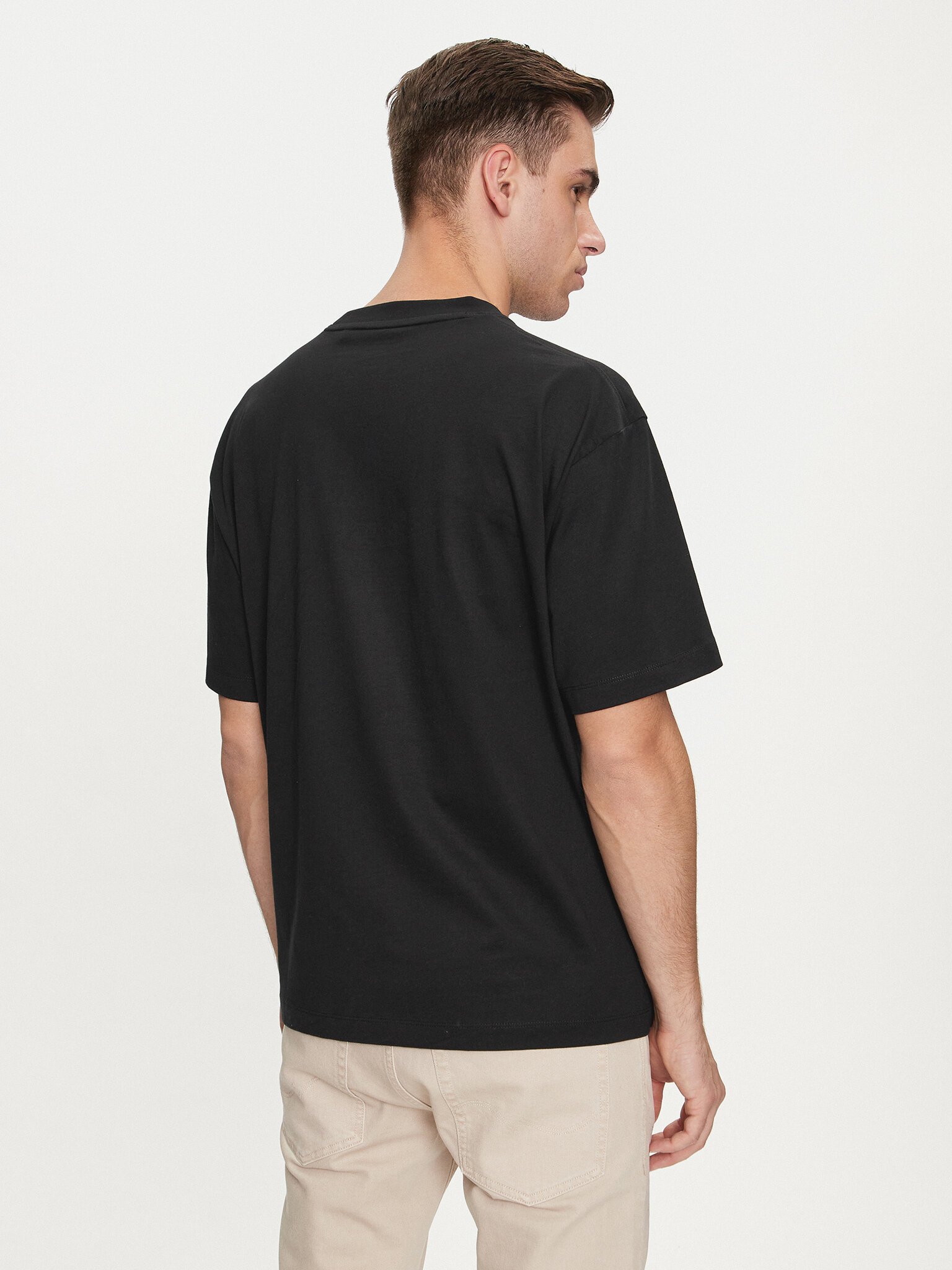 T-S manches courtes  Guess jeans M4YI44 K8FQ4 JBLK Jet Black A996