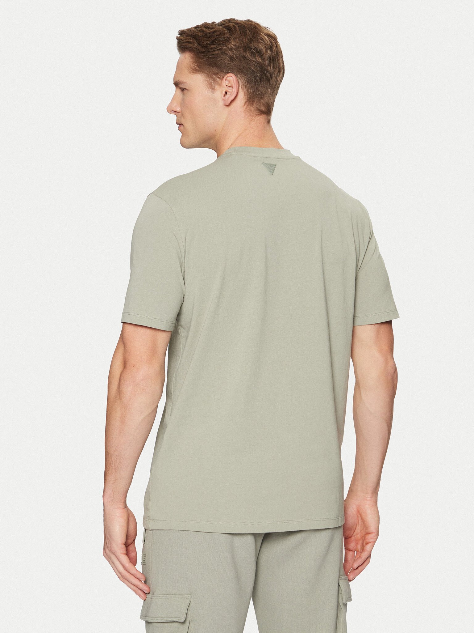 T-S manches courtes  Guess jeans Z2YI11 J1314 G855 HORSERADISH GREEN