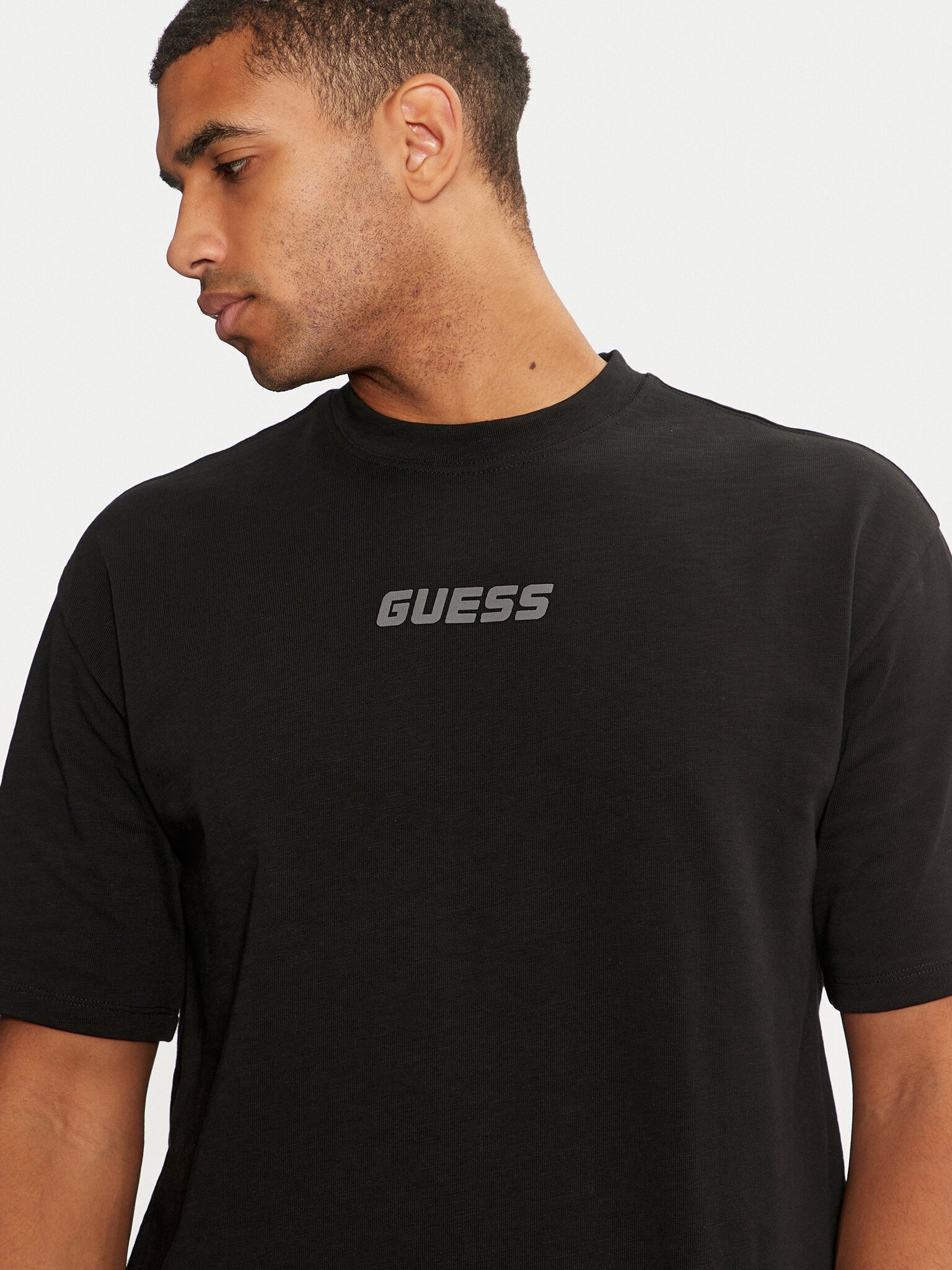 T-S manches courtes  Guess jeans Z4BI00 KCE21 JBLK Jet Black A996