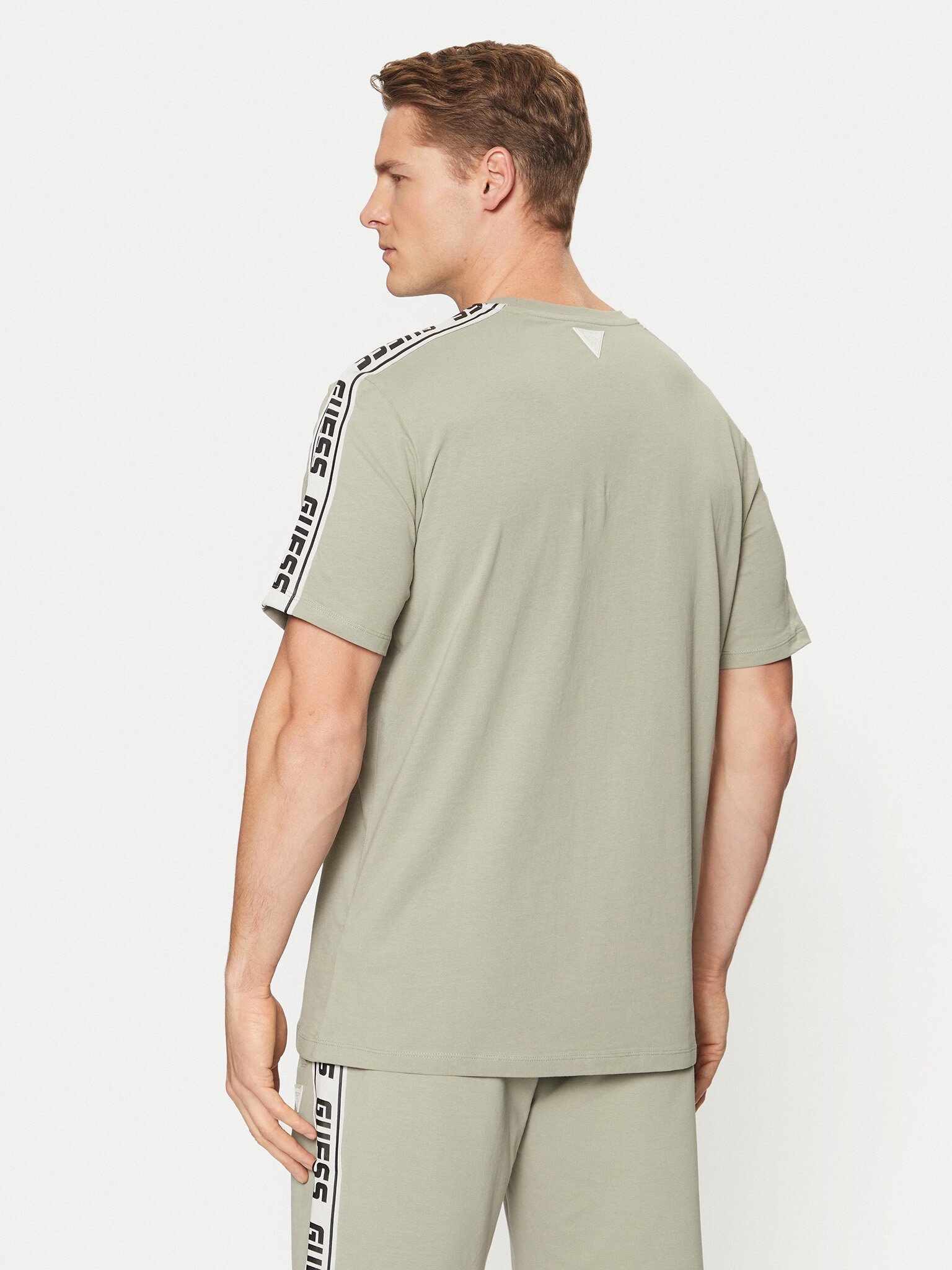 T-S manches courtes  Guess jeans Z4GI18 J1314 G855 HORSERADISH GREEN