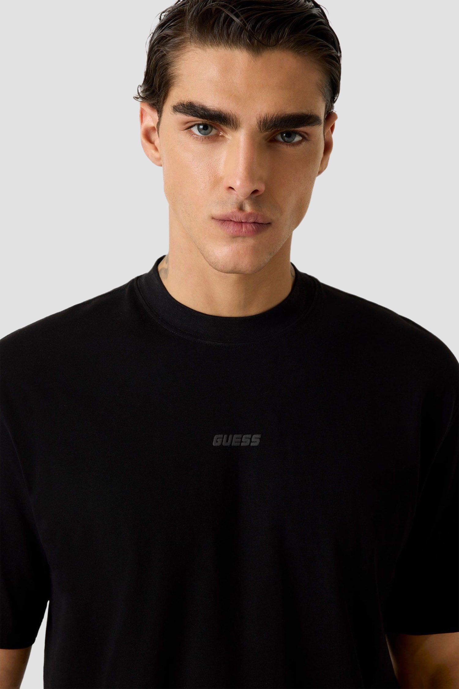 T-S manches courtes  Guess jeans Z6RI16 I3Z14 JBLK Jet Black A996