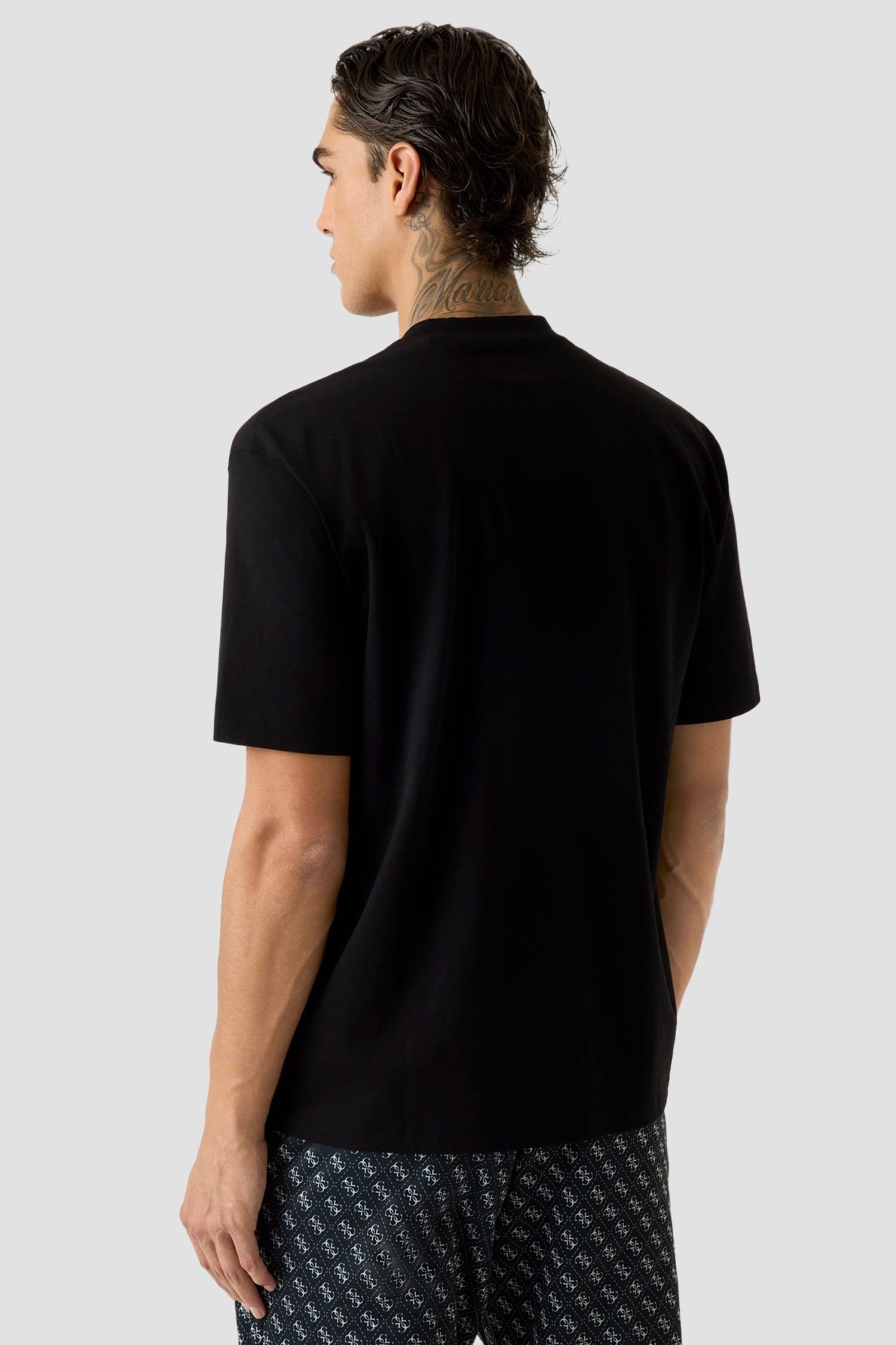 T-S manches courtes  Guess jeans Z6RI16 I3Z14 JBLK Jet Black A996