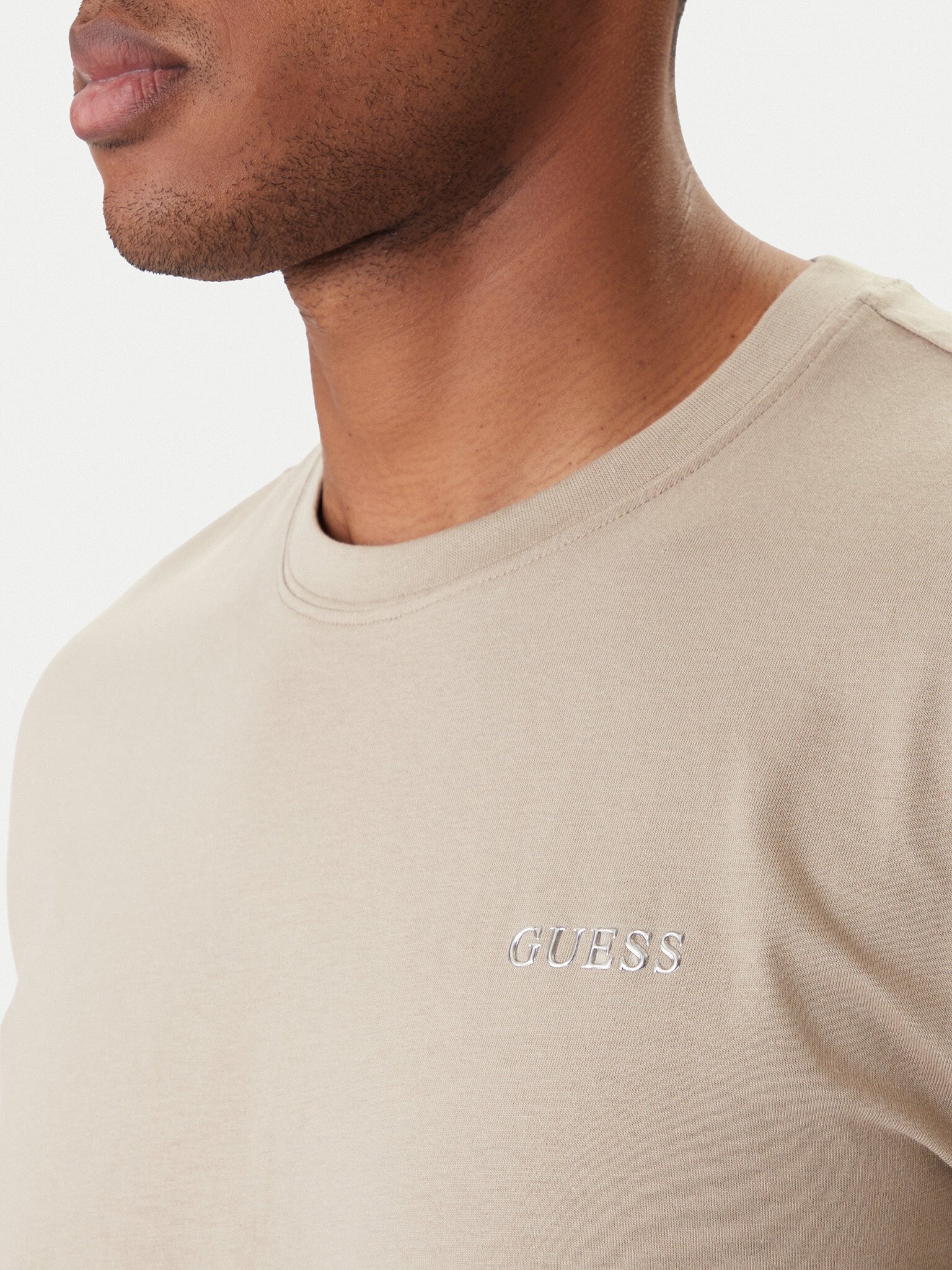 T-S manches courtes  Guess jeans Z6RI17 I3Z14 G9I0 IMPACT GREY