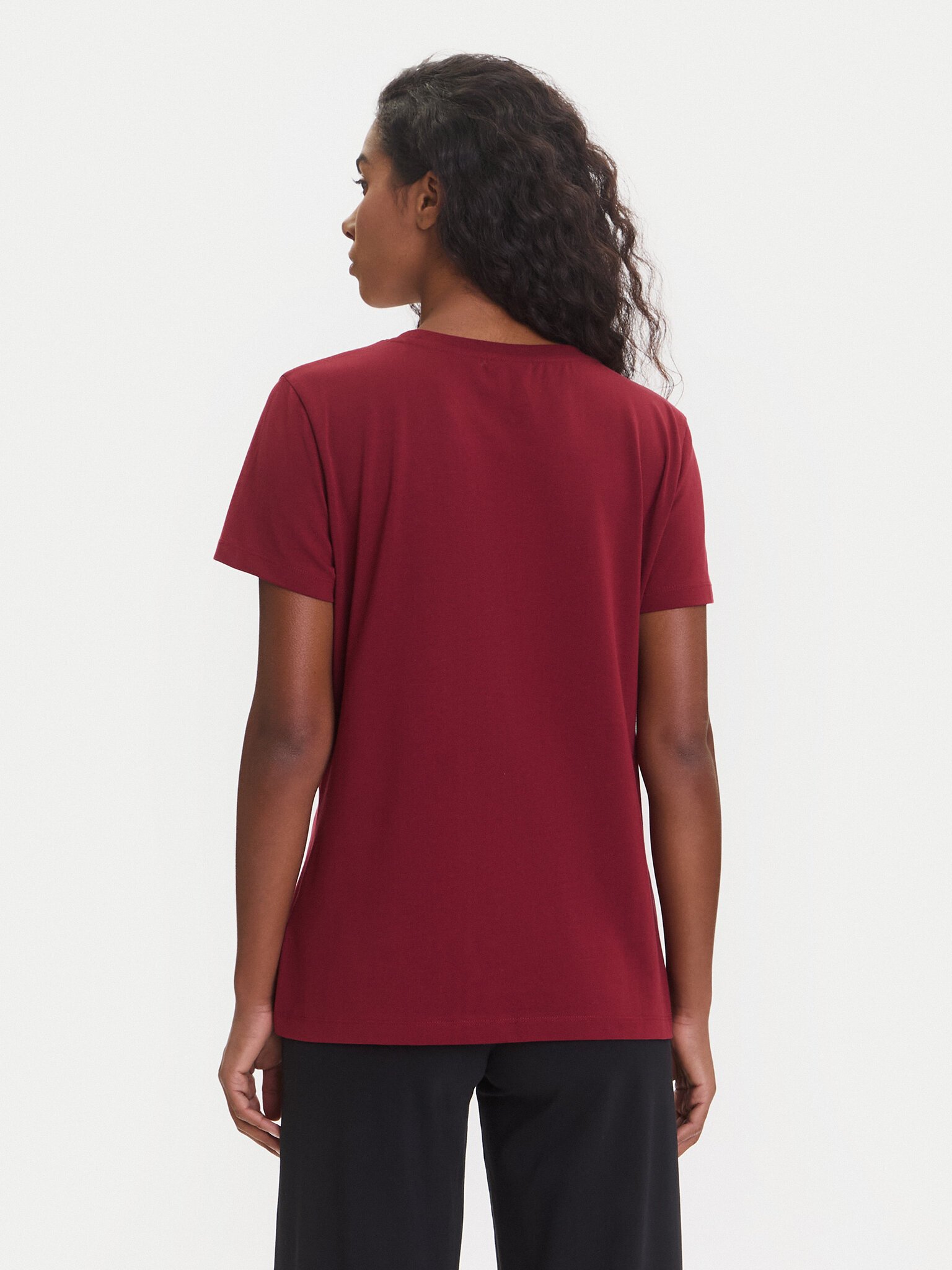Tee shirt  Guess jeans V3BI11 J1314 A51I COLLEGIATE BURGUNDY