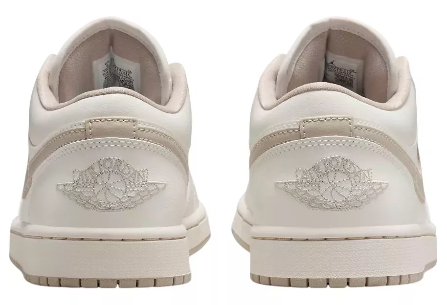 Baskets / Sneakers  Nike DC0774-112 112 Écru/Marron