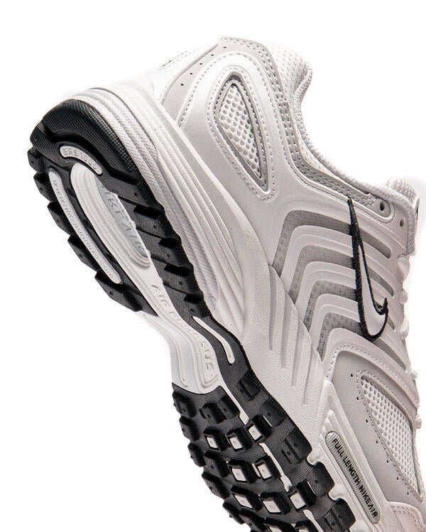 Baskets / Sneakers  Nike HQ5718-103 103 football grey/pure platinum/white/sail/black