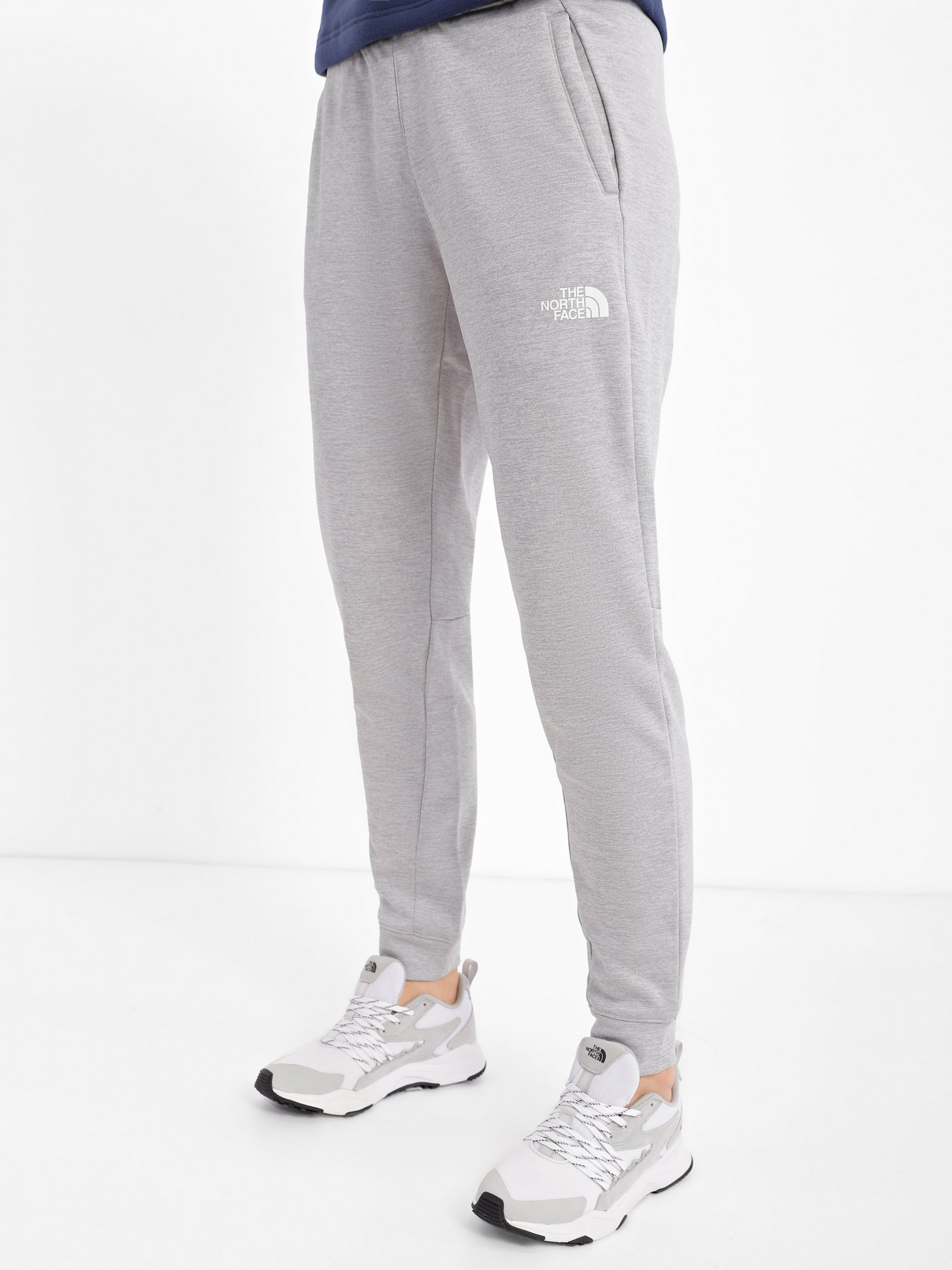 Pantalons  The North Face NF0A7ZABDYX1REG Gris