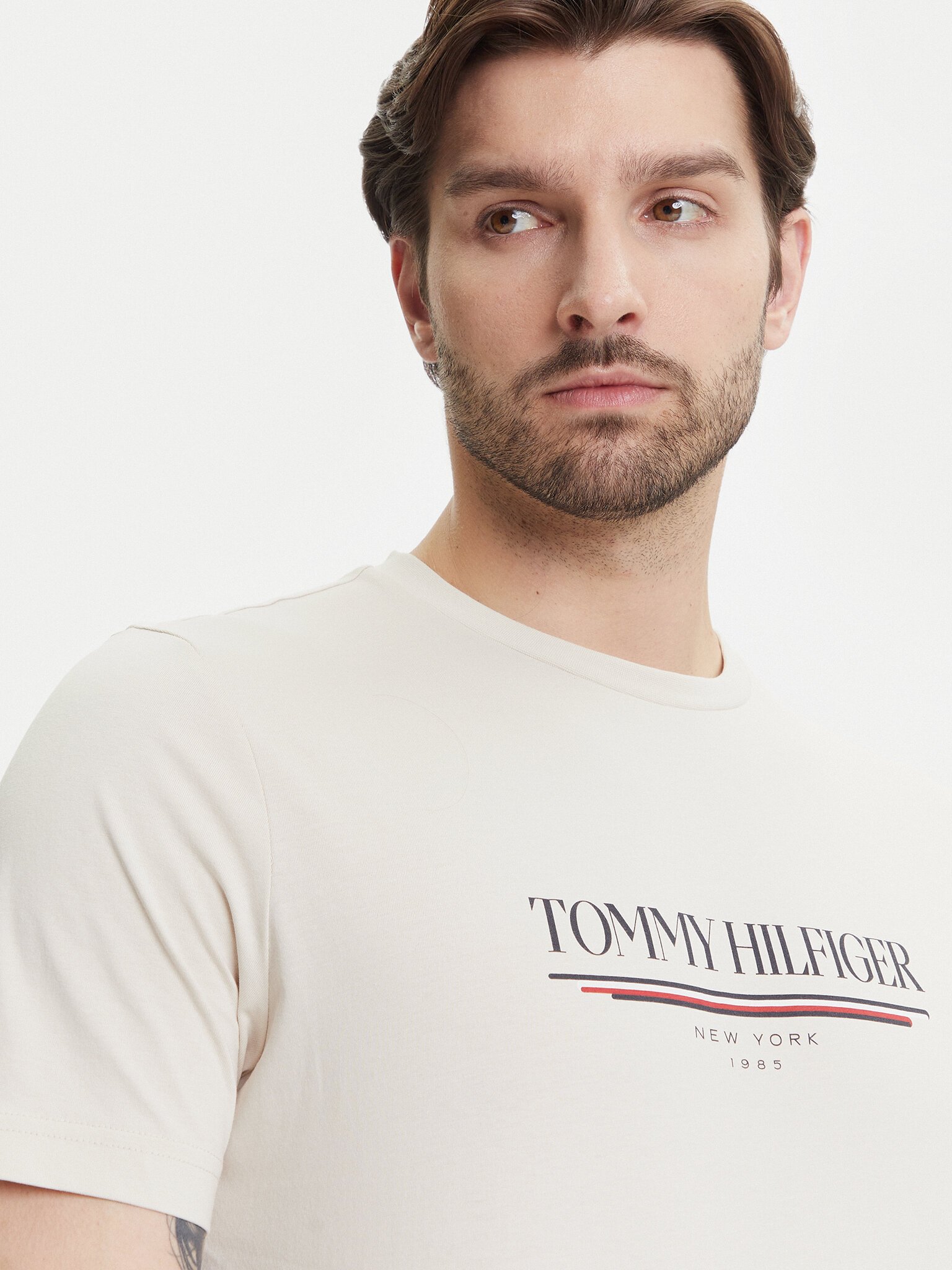 T-S manches courtes  Tommy Hilfiger MW0MW40324 ACG Newsprint