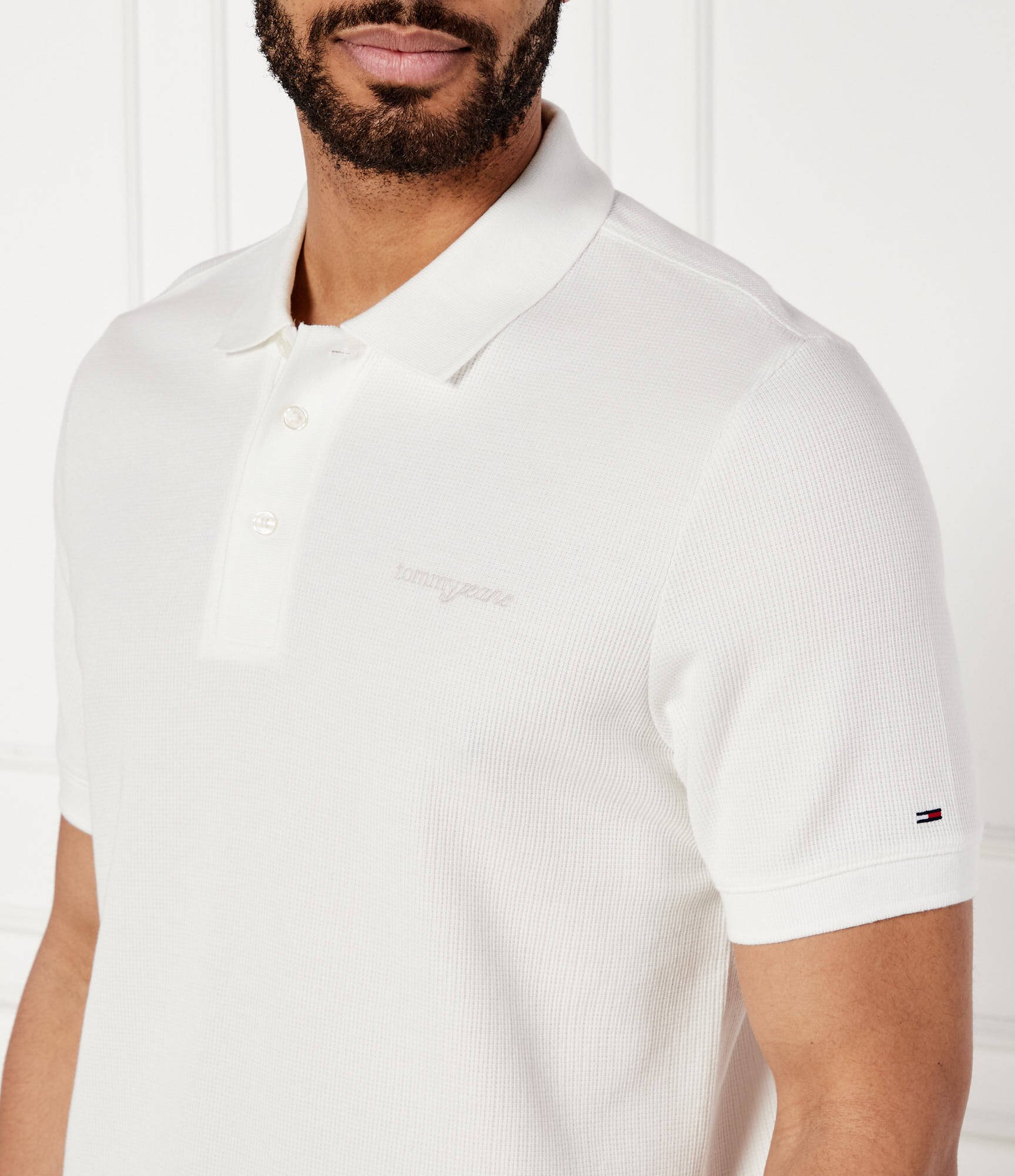 Polos manches courtes  Tommy Jeans DM0DM21935 YBL Ecru