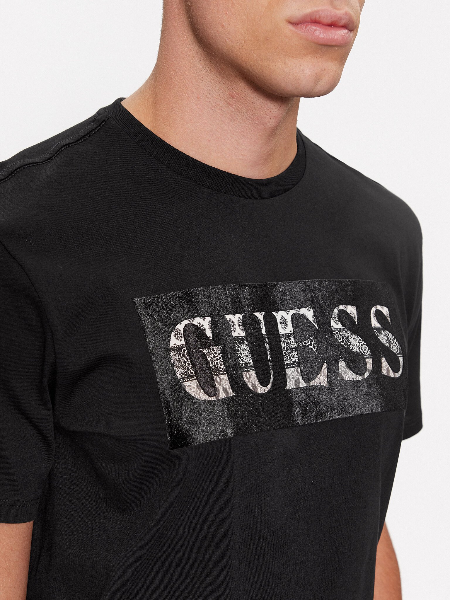 T-S manches courtes  Guess jeans M4RI70 K9RM1 JBLK Jet Black A996