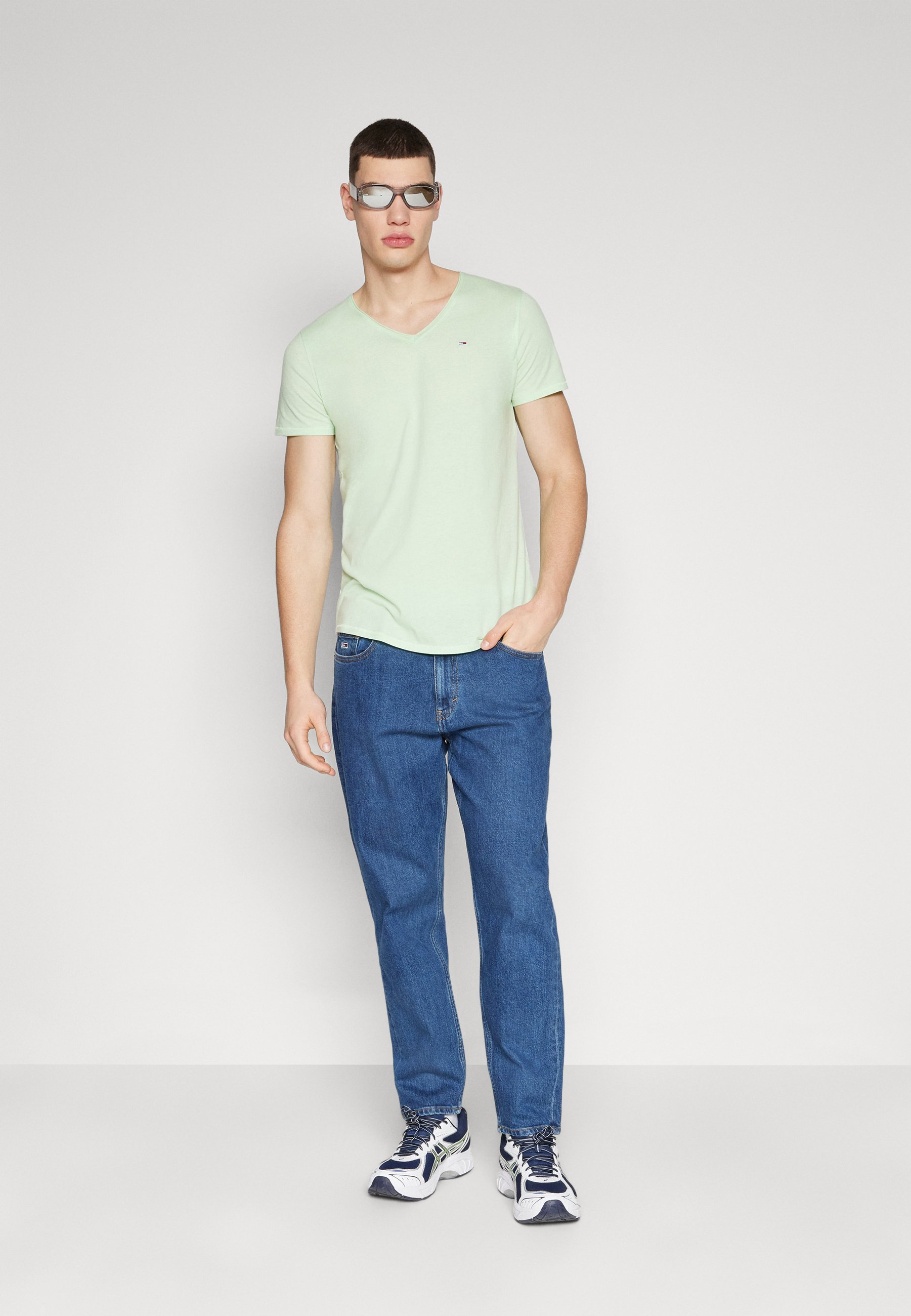 tapered  Tommy Jeans DM0DM20415 1BK Denim Dark