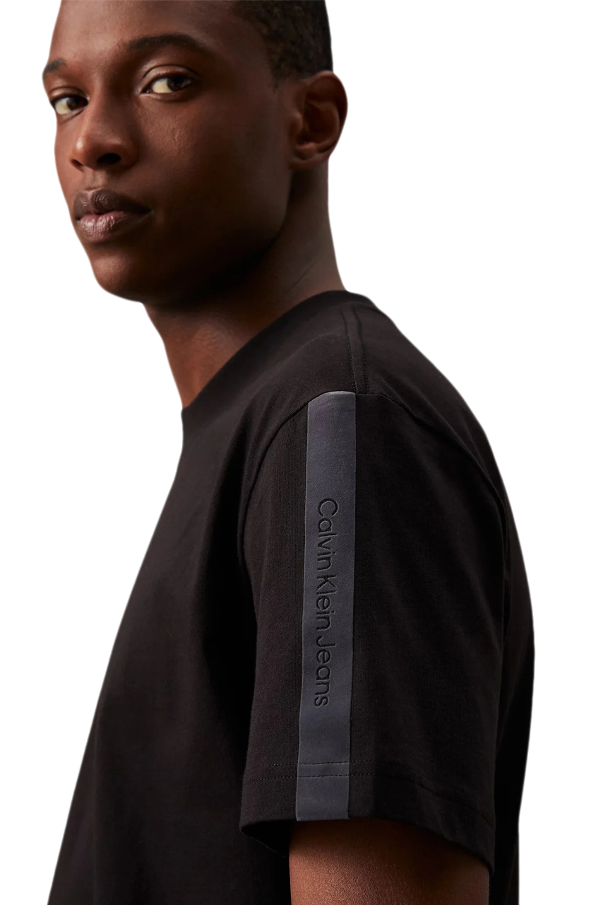 T-S manches courtes  Calvin klein J30J325653 BEH Ck Black