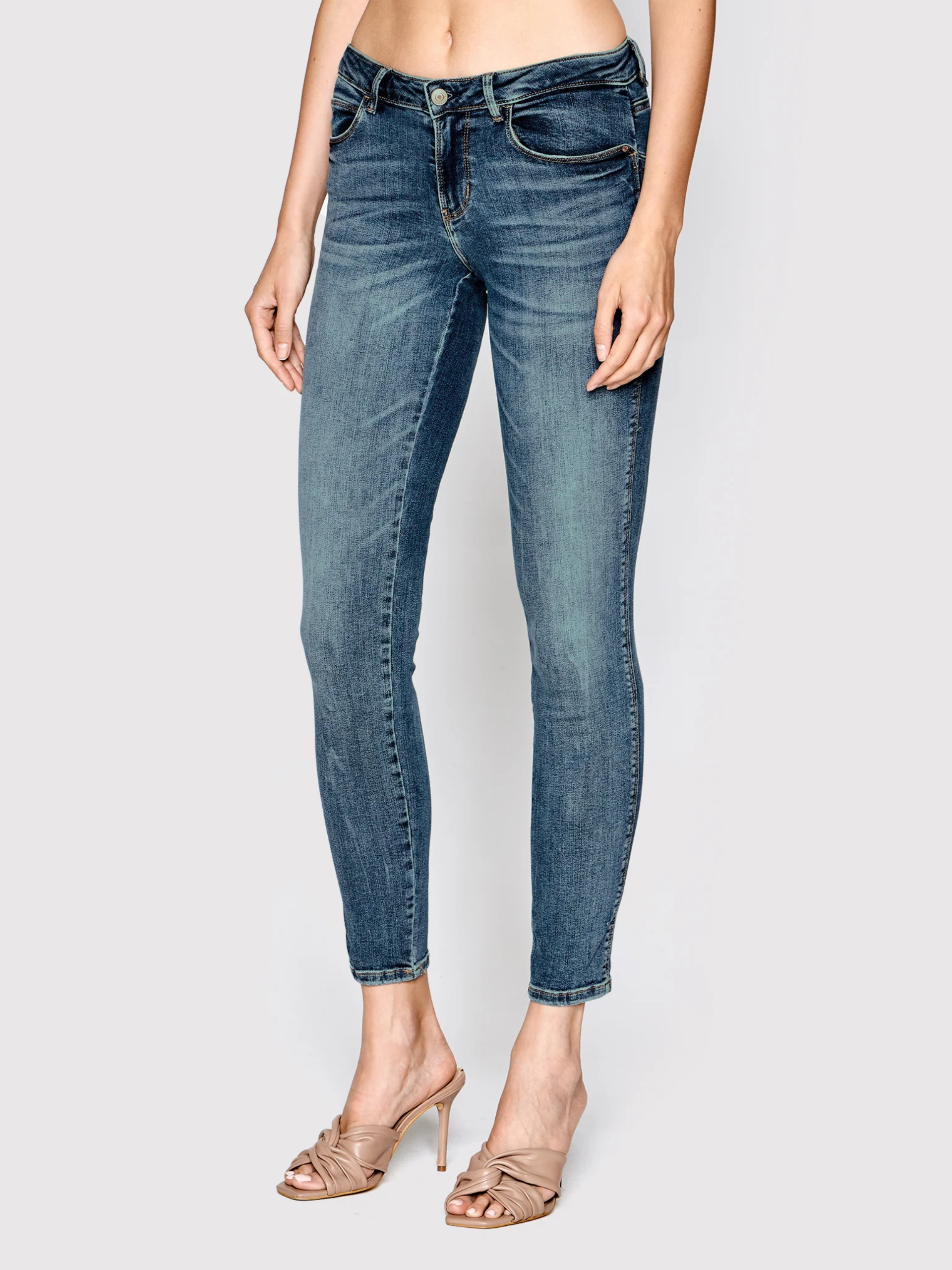 Femme  Guess jeans W2YAJ2 D4Q02 CMD1 CARRIE MID.