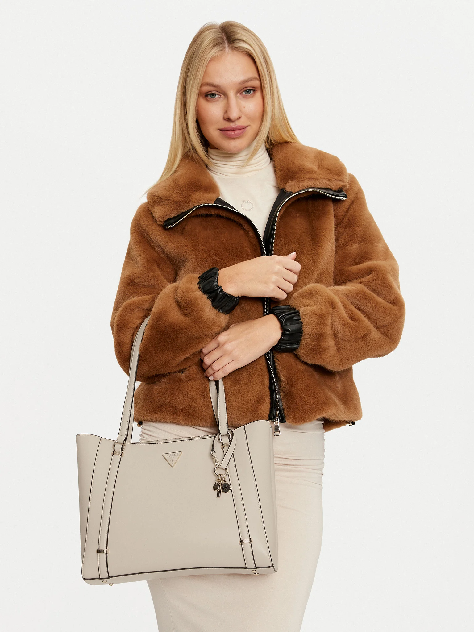 Cabas / Sacs shopping  Guess jeans HWVG94 93230 BONE