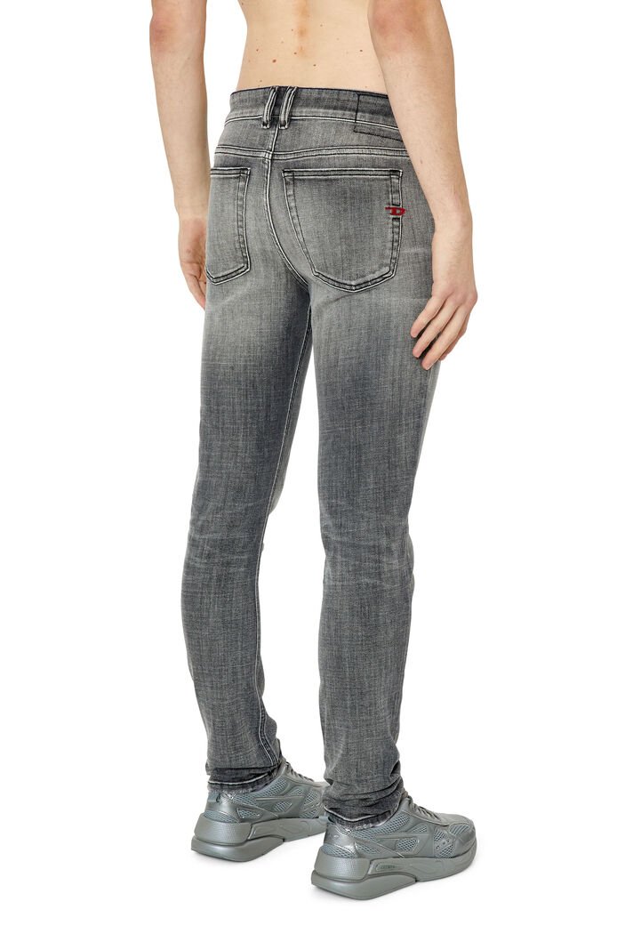 slim / skinny  Diesel SLEENKER 09E71 GRIS