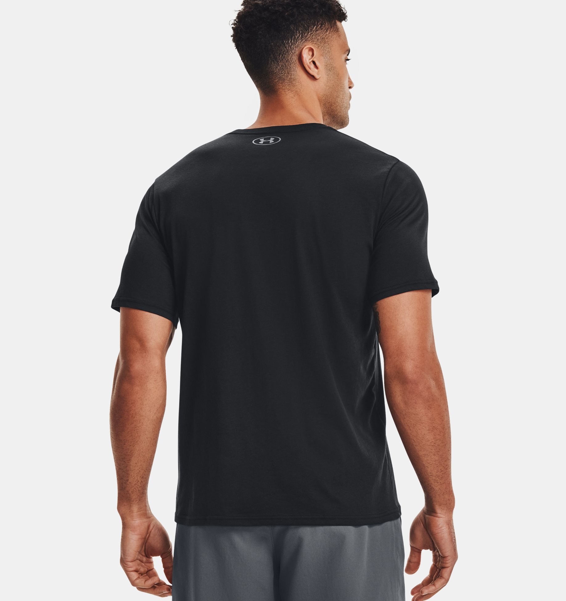 T-S manches courtes  Under armour 1326799 001 BLACK/BLACK